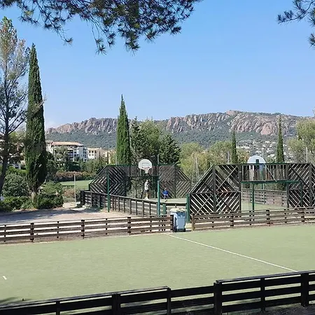 Dans Un Cadre D'exception, Vue Panoramique à Agay Côte D'azur, Village Cap Esterel, 2 Chambres, Avec Jardin, Golf, Climatisation, Wifi, 5 Piscines Appartement