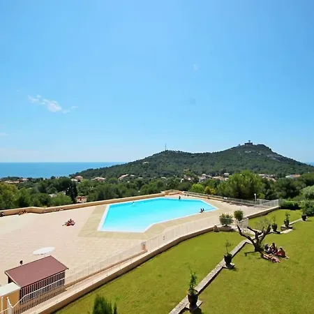 Cadre D'exception: Panoramic Sea View In Saint-raphael *