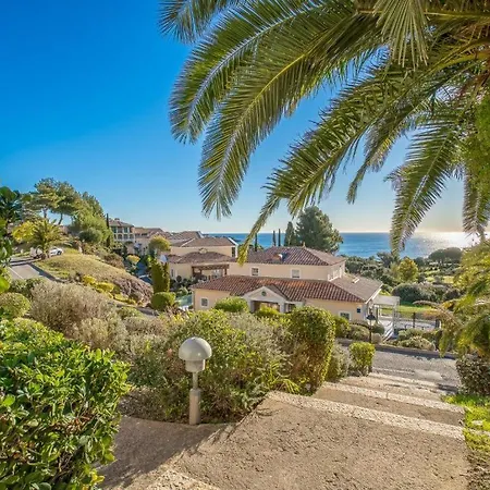 Cadre D'exception: Panoramic Sea View In Saint-raphael *