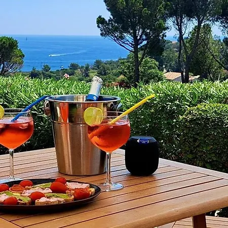 Cadre D'exception: Panoramic Sea View In Saint-raphael Apartment